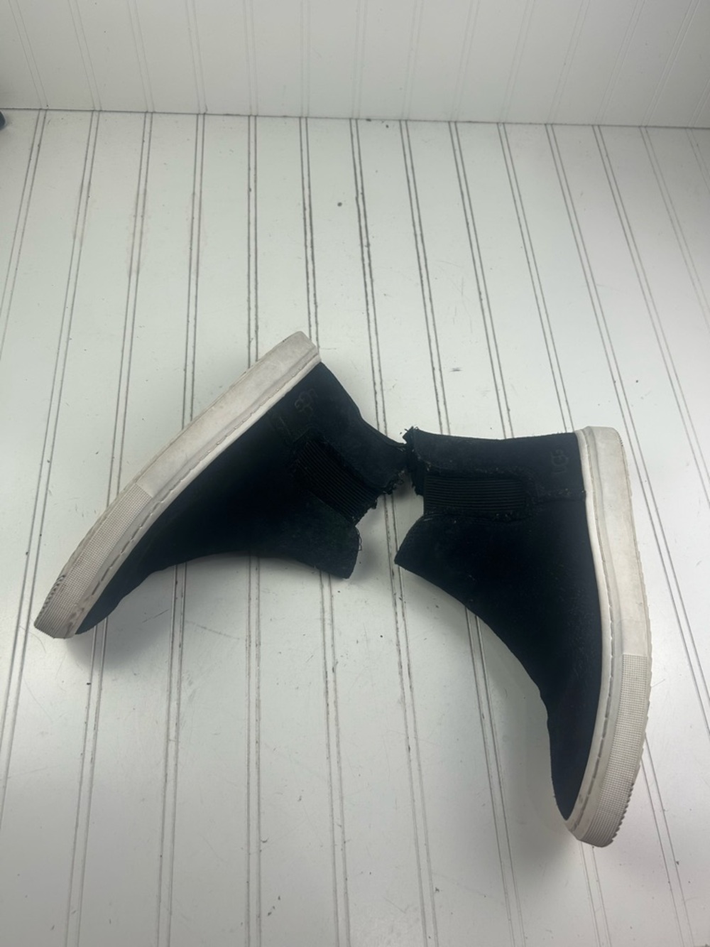 UGG Alameda Chelsea Black Suede Boots Womenโs Size 8 - Picture 10 of 10